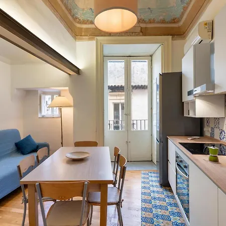 Guesthost - Reb's House Апартаменты