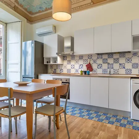 Guesthost - Reb's House Катания