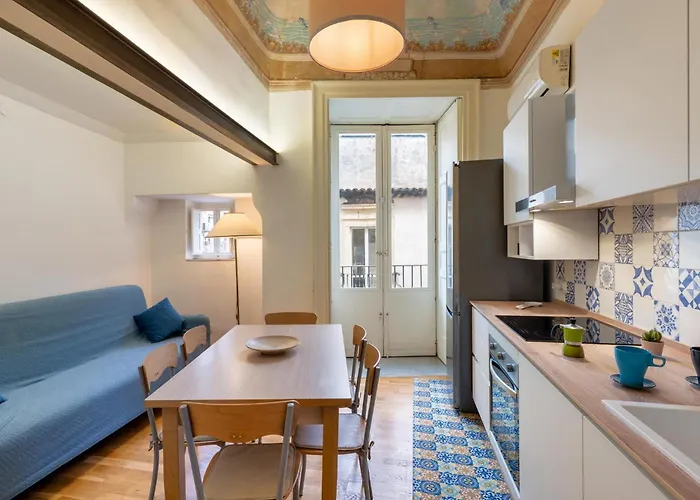 Guesthost - Reb's House Апартаменты