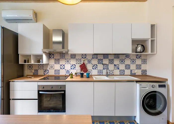 Апартаменты Guesthost - Reb's House