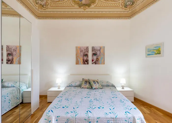 Guesthost - Reb's House